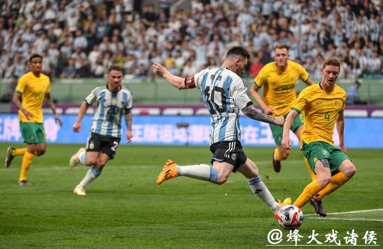 世界杯外围赛现场直击:精彩瞬间盘点 世界杯外围赛现场直击:精彩瞬间盘点